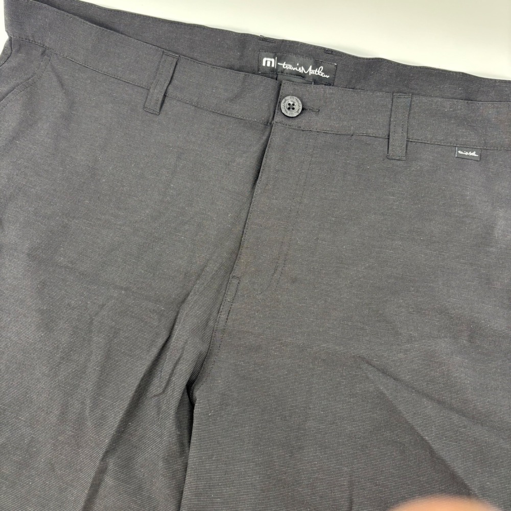TravisMathew Shorts Mens 40‎ Black Excellent Performance Stretch Micro-Stripe